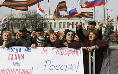 Проведение референдума в Крыму усугубит существующий раскол в обществе - крымский политолог