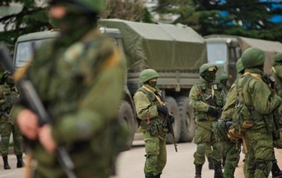 В поселке Черноморское количество российских военных возросло до 600 человек