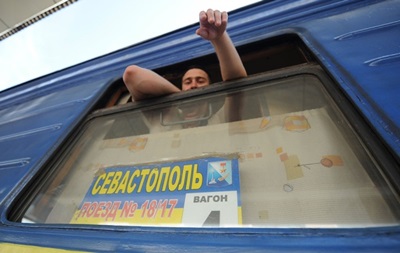 Поезда в Крым и обратно курсируют бесперебойно - Укрзализныця