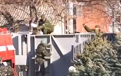 В Крыму выстрелы: очередной конфликт Самообороны и солдат ВСУ