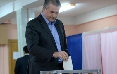 Аксенов с дочерью одним из первых проголосовал на крымском референдуме