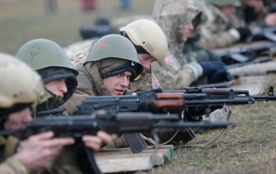 Українським військовослужбовцям дозволено застосовувати зброю для захисту свого життя - Міноборони