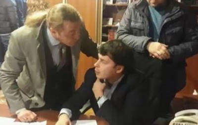 Союз журналистов и медиа-профсоюз осудили действия депутатов Свободы в НТКУ