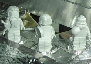 Исследовательский зонд везет на Юпитер Lego-фигурки римских богов и Галилея