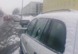 Фотогалерея: В Минске спецтехника побила стекла автомобилей