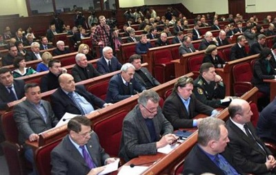 Донецька облрада вимагає від Ради проведення місцевих референдумів