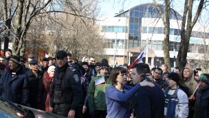 Мешканці Донеччини: авто побили через український прапор