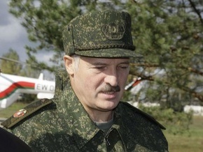 Лукашенко признался, что хорошо стреляет из всех видов стрелкового оружия, кроме пистолета