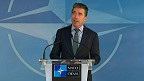 НАТО активізує співпрацю з Україною і призупиняє її з Росією