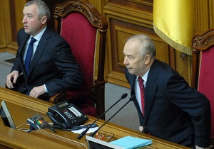 Верховная Рада возобновила работу: один из депутатов покинул фракцию Партии регионов