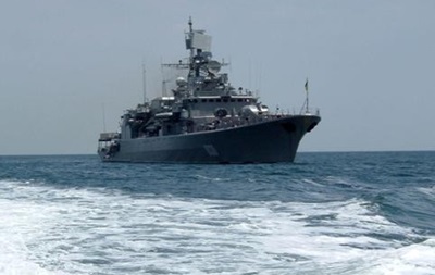 Глава Міноборони обіцяє вивести з Криму весь український флот