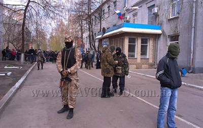В Славянске сепаратисты открыли огонь на поражение по спецназу - Аваков