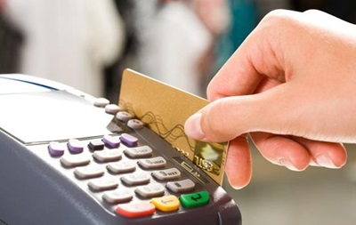 В Украине в 2014 г. в полтора раза увеличились расчеты банковскими картами