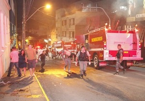 Пожар в бразильском ночном клубе: около 100 погибших