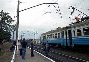В Донецкой области обрыв сети привел к пожару: пассажиров электрички эвакуировали