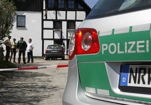 Немецкая полиция проводит облаву на организаторов экстремистского радио