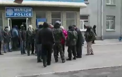 В Краматорске в обмен на похищенного начальника милиции требуют оружие – МВД