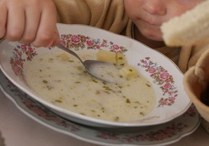 СМИ: В еде для киевских школьников врачи обнаружили тяжелые металлы