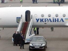 Самолет Ющенко не смог вылететь из столицы ОАЭ