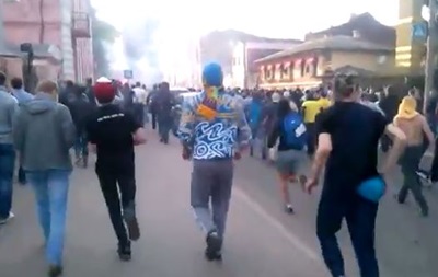 Харьков: драка ультрас и активистов с георгиевскими ленточками