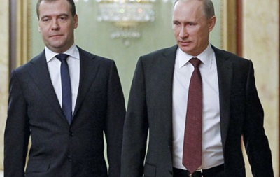 Путин и Медведев в День Победы посетят Крым -  СМИ