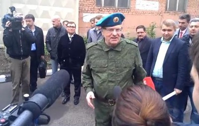 Жириновский отправил для ополченцев Юго-востока Украины военный бронеавтомобиль