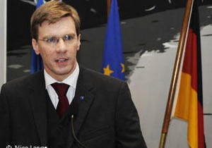 Нико Ланге: Тенденции к авторитаризму в Украине вызывают беспокойство