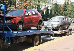 В Ивано-Франковске неизвестные подожгли два автомобиля такси