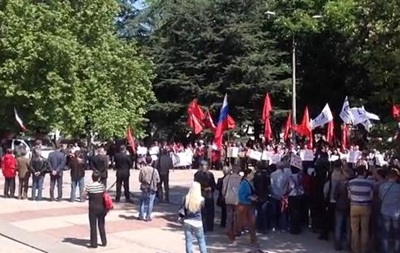 В Симферополе митинговали в поддержку референдума на Донбассе