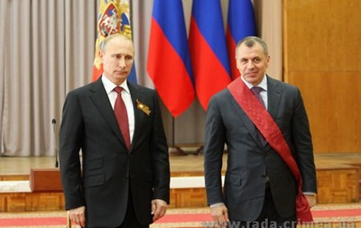 Путин наградил Аксенова и Константинова за укрепление российской государственности