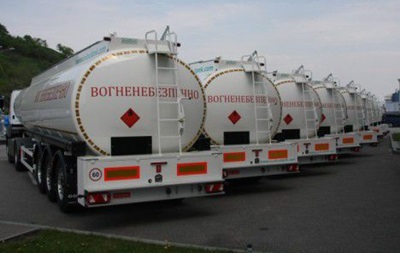 В Луганской области вооруженные люди похитили 20 бензовозов с дизтопливом