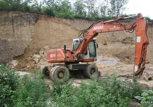 Киевские власти приостановили строительство возле горы Щекавица