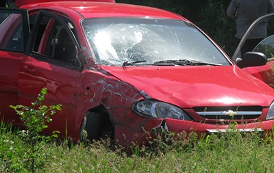 В Луганске на блокпосту обстреляли автомобиль: есть погибший и раненые 