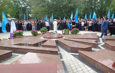 Кримські татари вимагають представництва в органах влади Криму і визнання Курултаю - резолюція