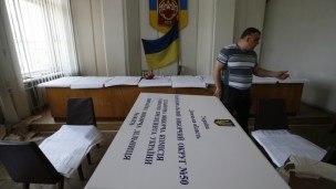ЦВК: понад половина окружних комісій Донбасу захоплена або під загрозою
