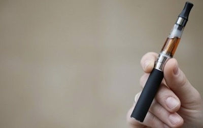 Вчені довели марність електронних сигарет