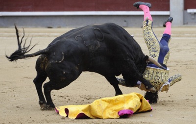 В Іспанії скасували кориду: бики закололи трьох матадорів 