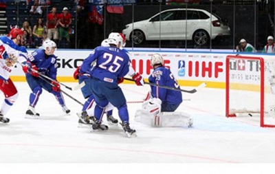 Хоккей: Россия без проблем добывает путевку в полуфинал