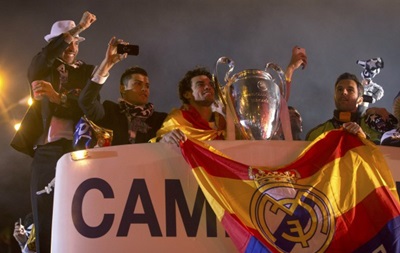 Фотогалерея: Как Реал Кубок чемпионов по Мадриду возил