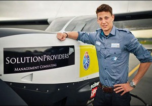 Швейцарец установил рекорд, став самым молодым пилотом, совершившим кругосветное путешествие