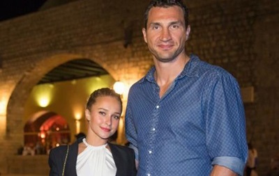 ЗМІ: Володимир Кличко і його наречена чекають дитину