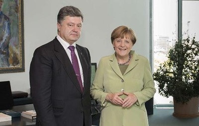 Меркель запросила Порошенка в гості