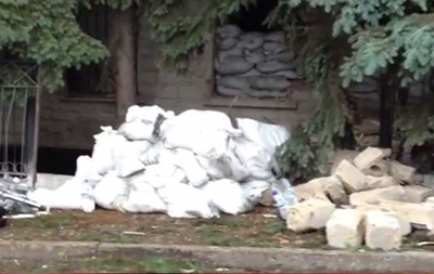 В Торезе Донецкой области взорвано здание местного СБУ
