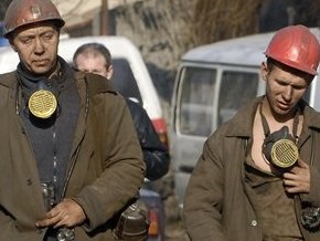В Макеевке 13 рабочих отказываются подниматься из шахты