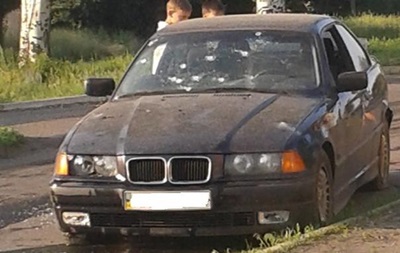В Артемовске расстреляли автомобиль с командиром танковой базы - СМИ