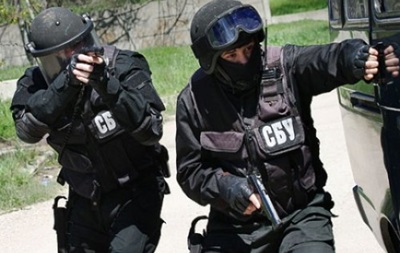 СБУ задержала двух  диверсантов  с одной гранатой и пистолетами