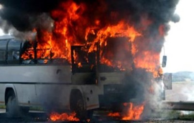 В Грузии загорелся автобус со школьниками