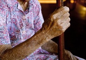 Американку в возрасте 98 лет обвинили в убийстве 100-летней сожительницы