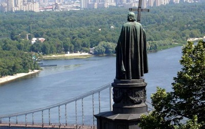 Киевэнерго отключает освещение памятников города из-за задолженности Киевгорсвета 