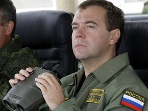 Медведев подписал закон, разрешающий использовать российскую армию за рубежом